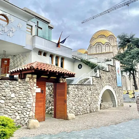 Centre Near Mother Teresa With 4 Апартаменты Скопье