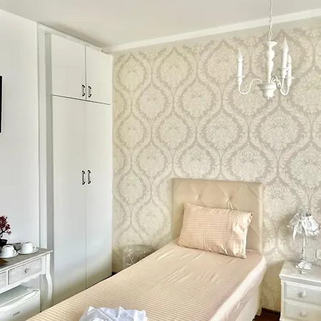 Апартаменты Centre Near Mother Teresa With 4 *