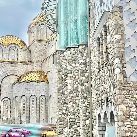 Centre Near Mother Teresa With 4 Апартаменты *